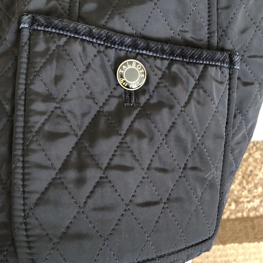 Hello Cute and sporty Talbots Quilted Vest w/Pockets - Picture 7 of 10